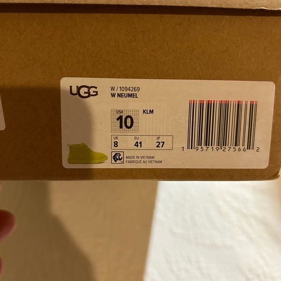 Ugg Neumel boots. NWT Women’s 10 - Picture 3 of 10
